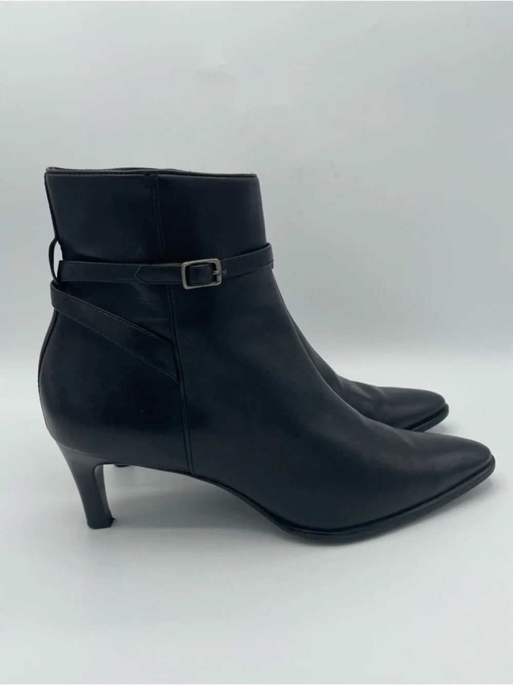 Lauren Ralph Lauren Robynn Classic Black Leather Pointed-Toe Ankle Boots